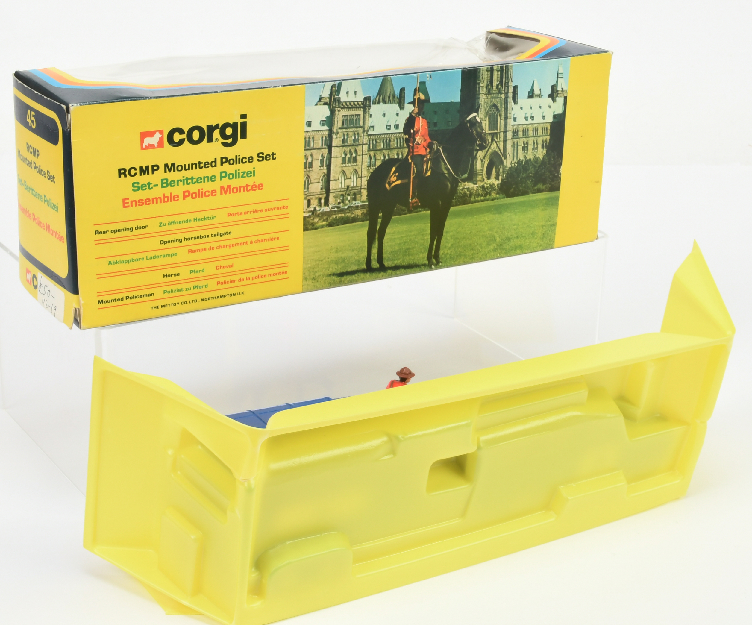 Corgi Toys GS44 Gift Set To Include -"RCMP" Land Rover With Horse Box, brown interior, black Hors... - Image 2 of 2