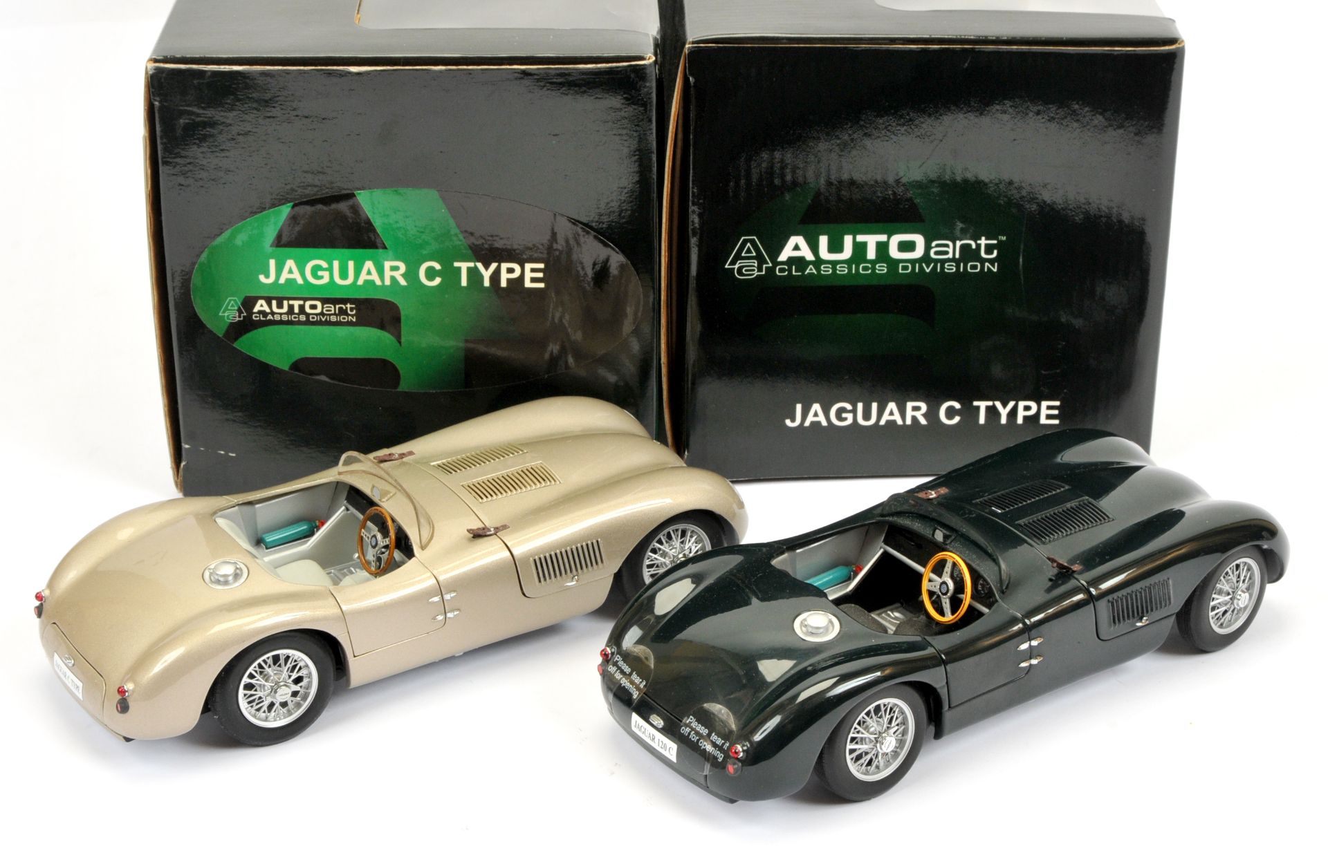 Pair of Auto Art Classics Division 1:18 scale Jaguars C-Types  - Bild 2 aus 2