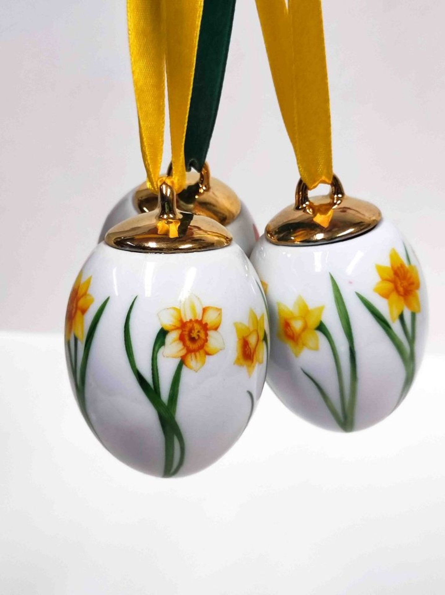 Drei Porzellaneier Blumendekor - Image 2 of 3
