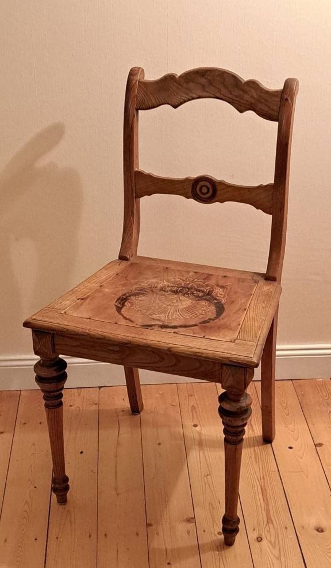 Antiker Stuhl - Bild 2 aus 4