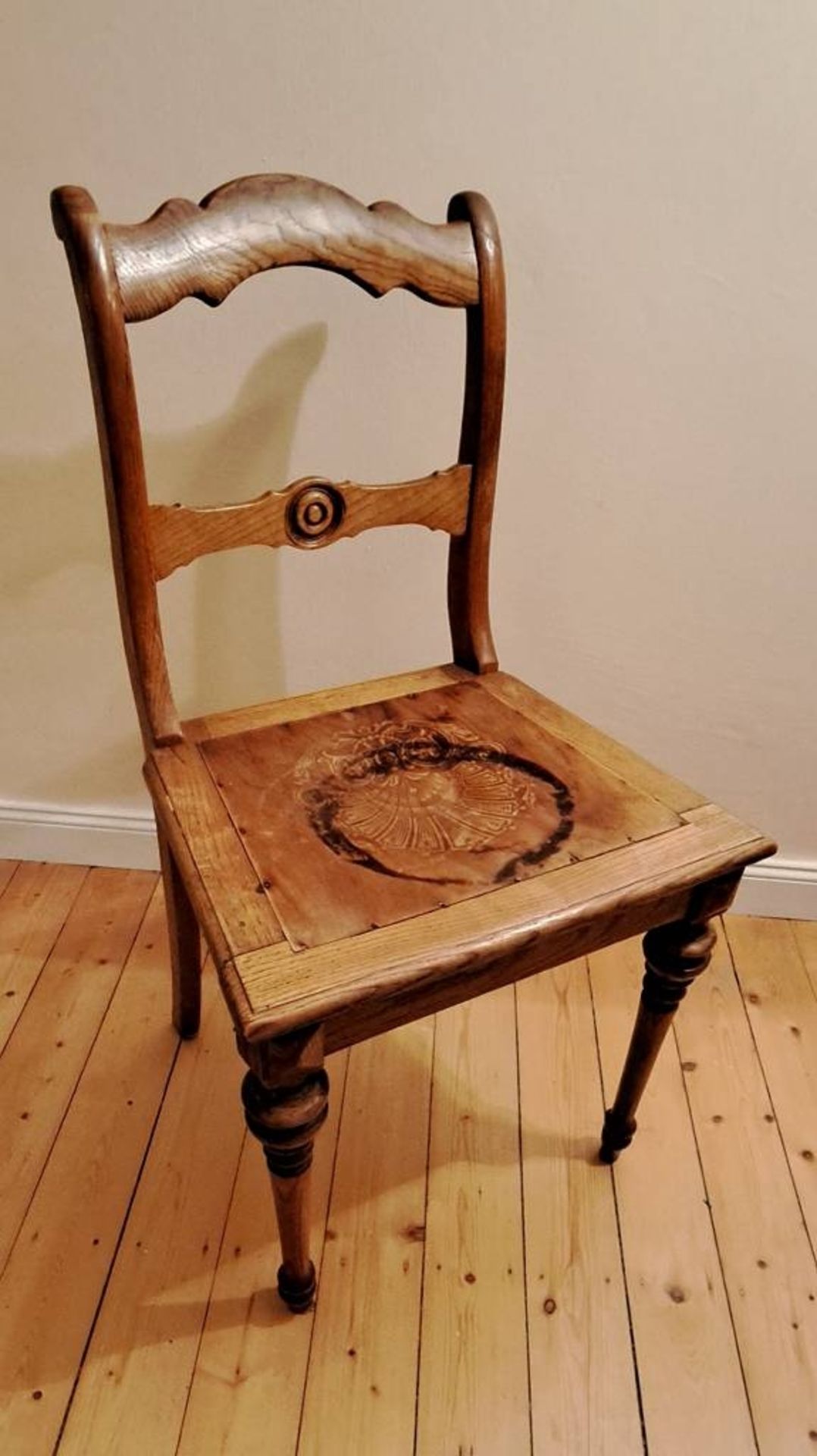 Antiker Stuhl