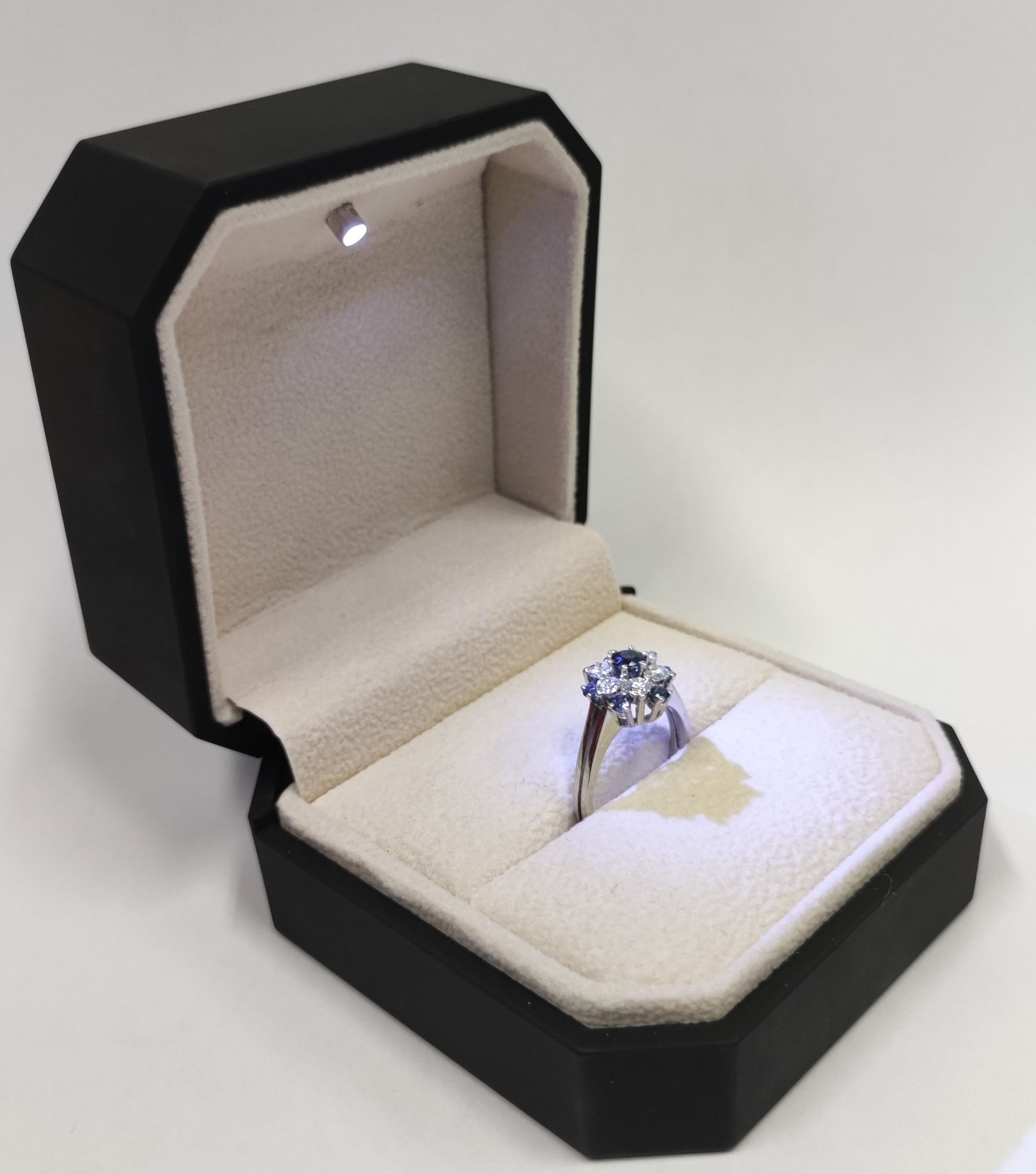 585 WG 14K Gold Saphir Brillant Ring - Image 2 of 8