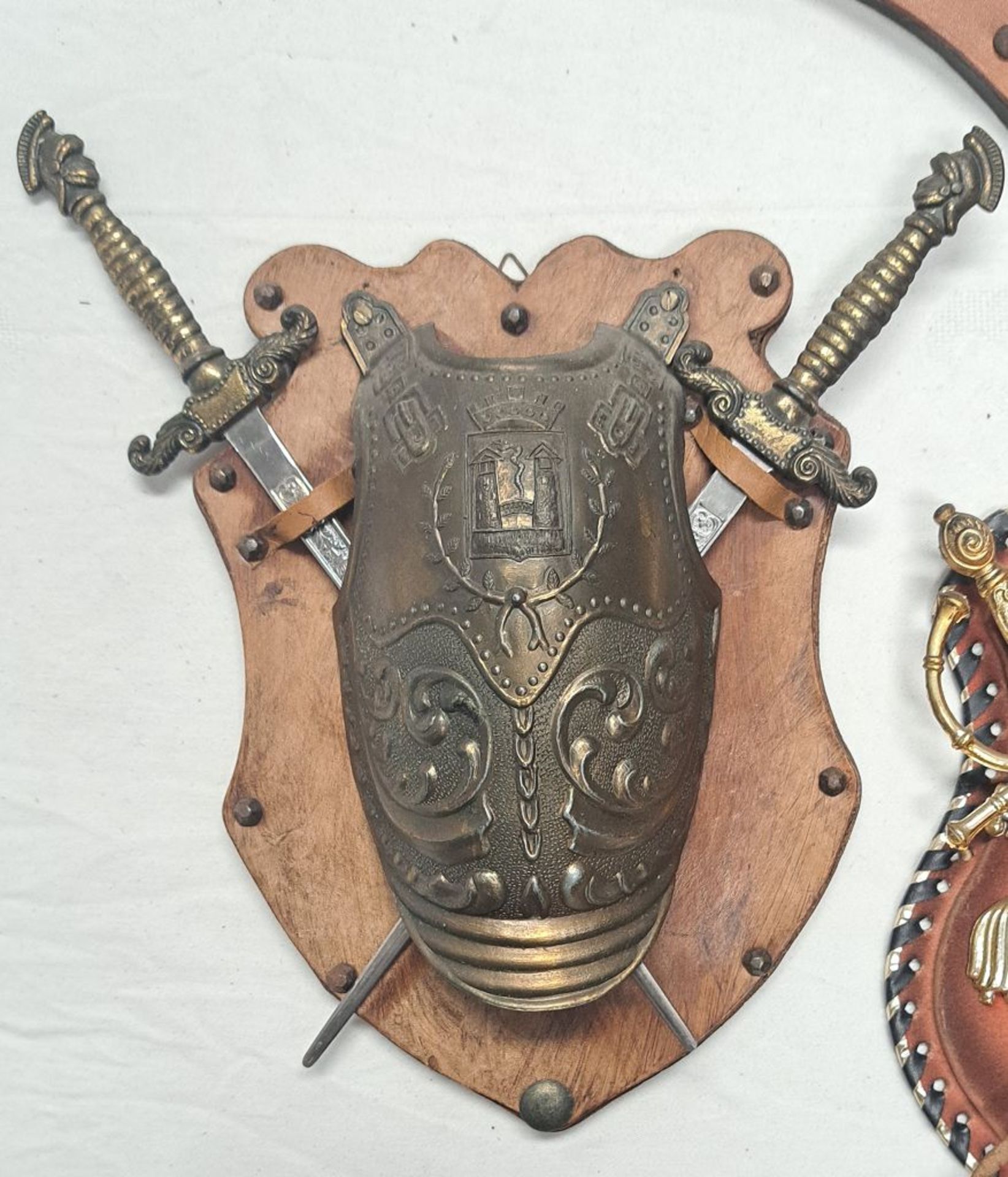 Drei Stk. Deko Wappen Wandschilder - Bild 3 aus 4