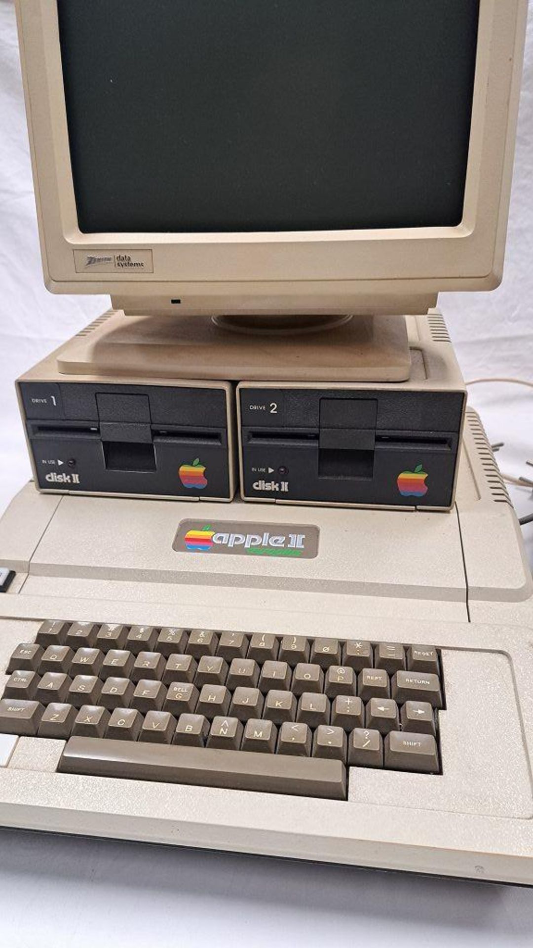 Vintage Computer Apple 2 PC - Image 2 of 6