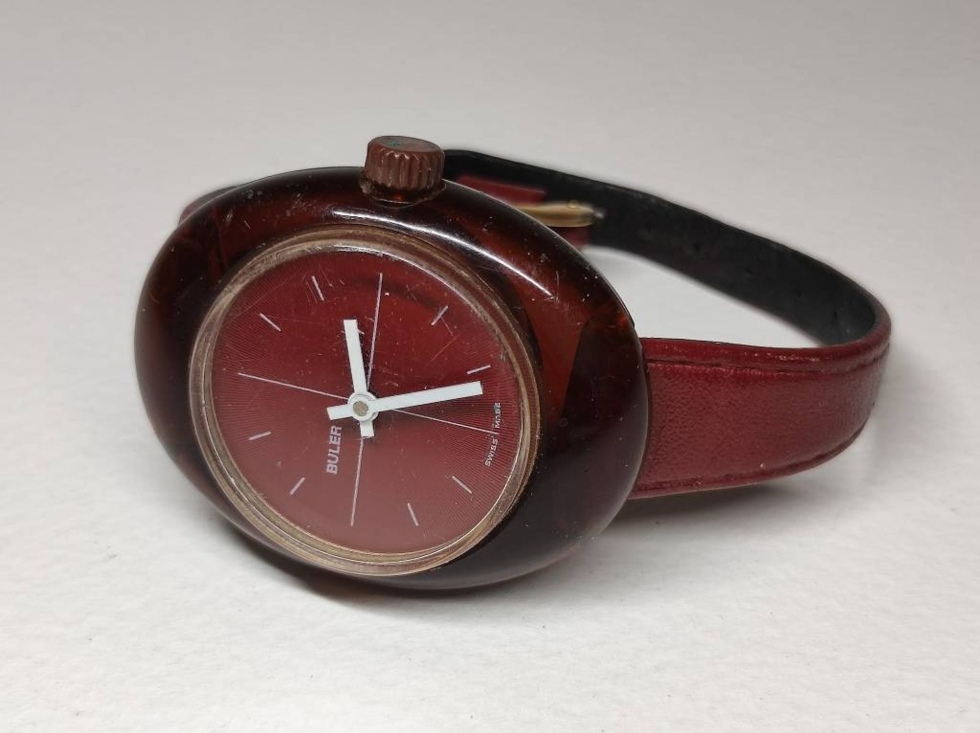 Rote Buler Vintage Armbanduhr