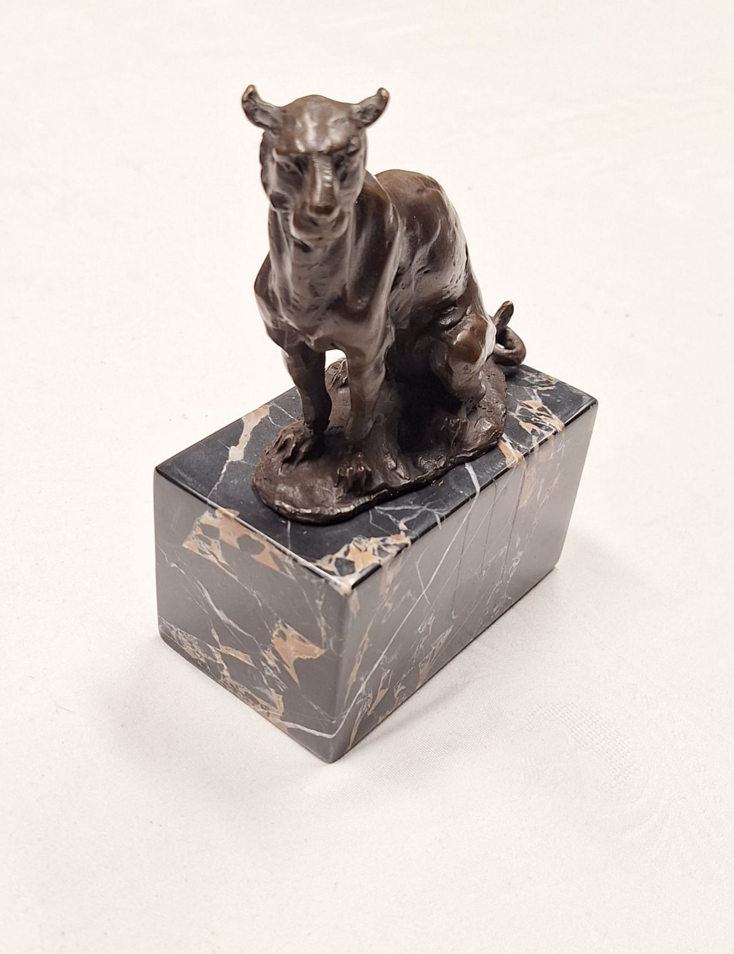 Bronze Puma auf Marmorsockel - Bild 5 aus 5
