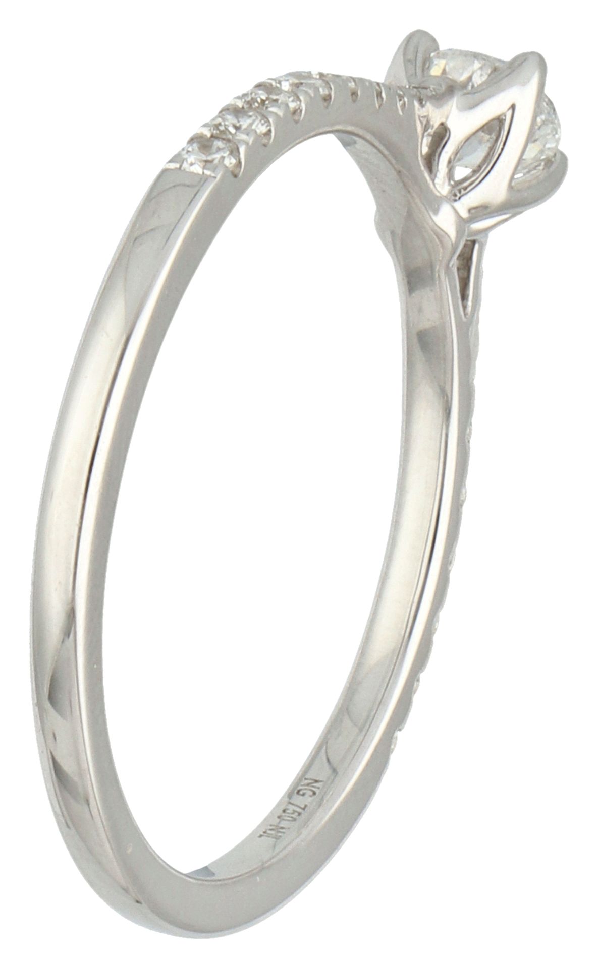 18K White gold shoulder ring set with approx. 0.40 ct. diamond. - Image 2 of 3