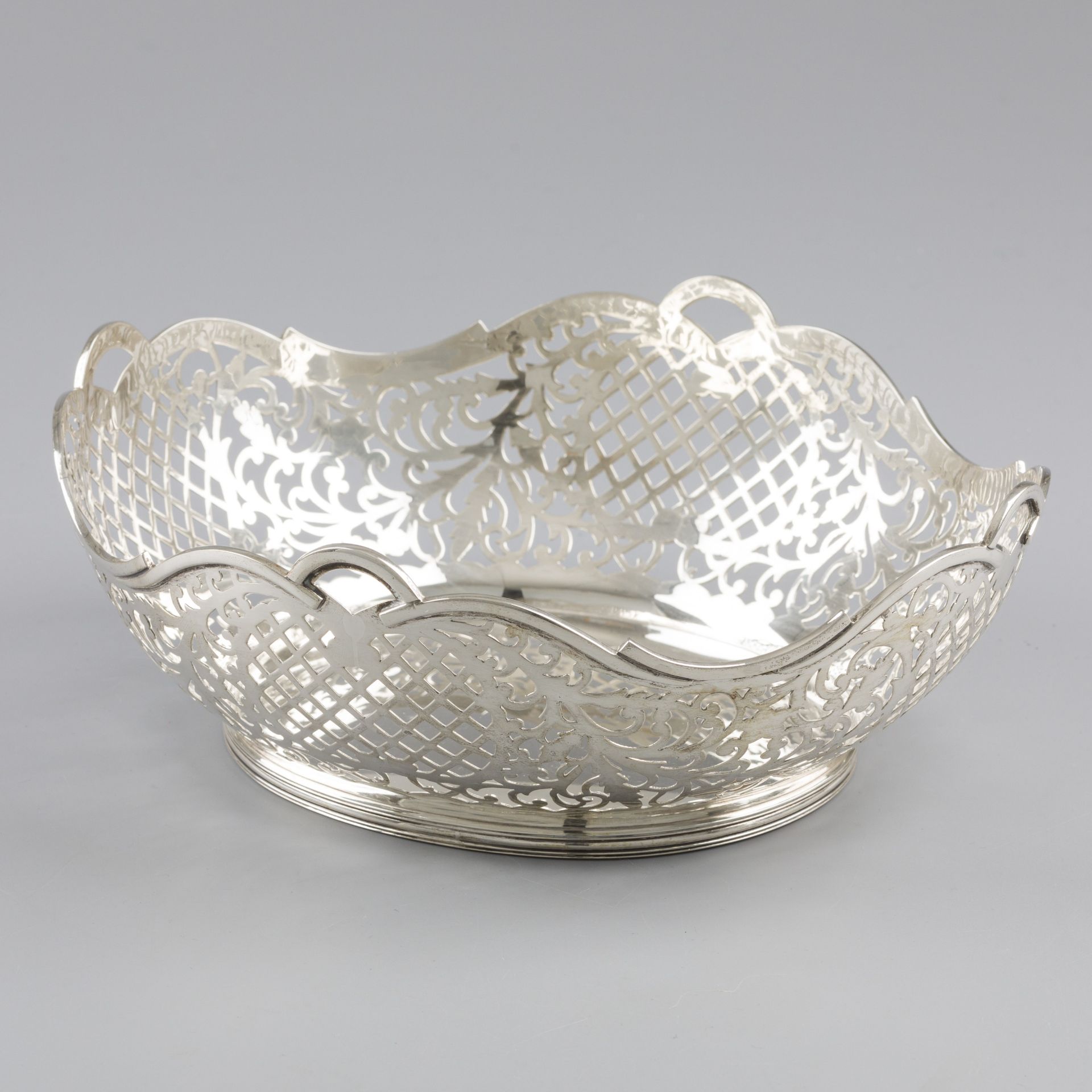 Bread basket silver.