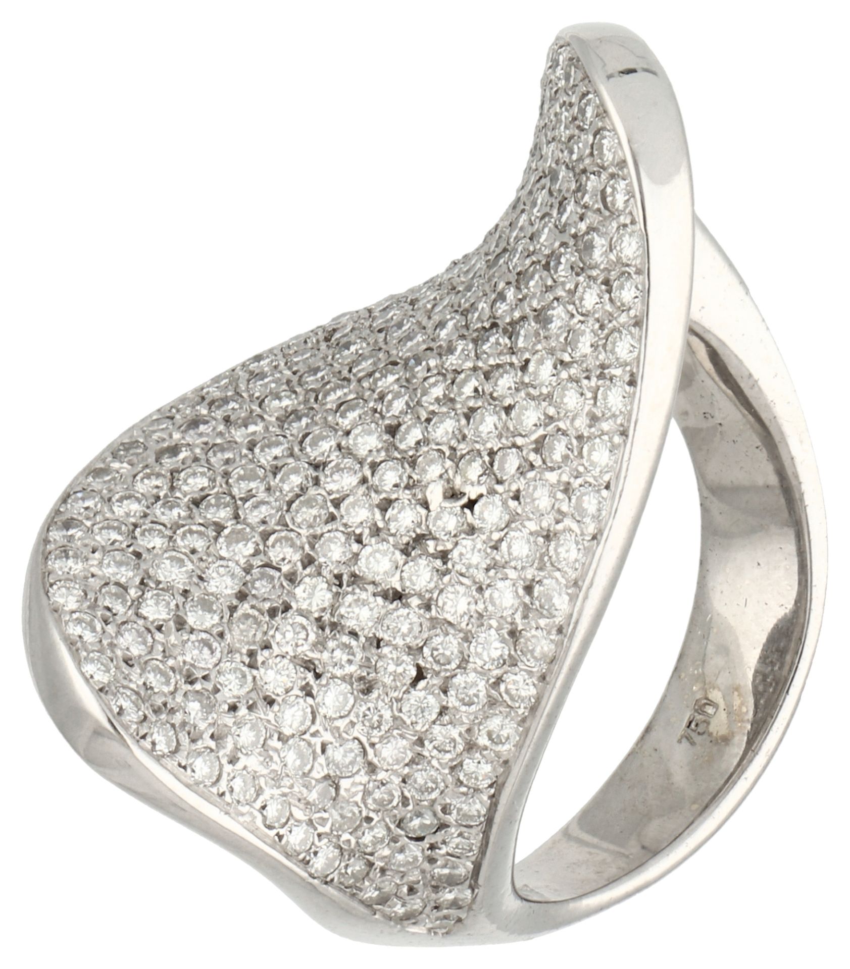 18K White gold design ring set with approx. 3.75 ct. diamond.