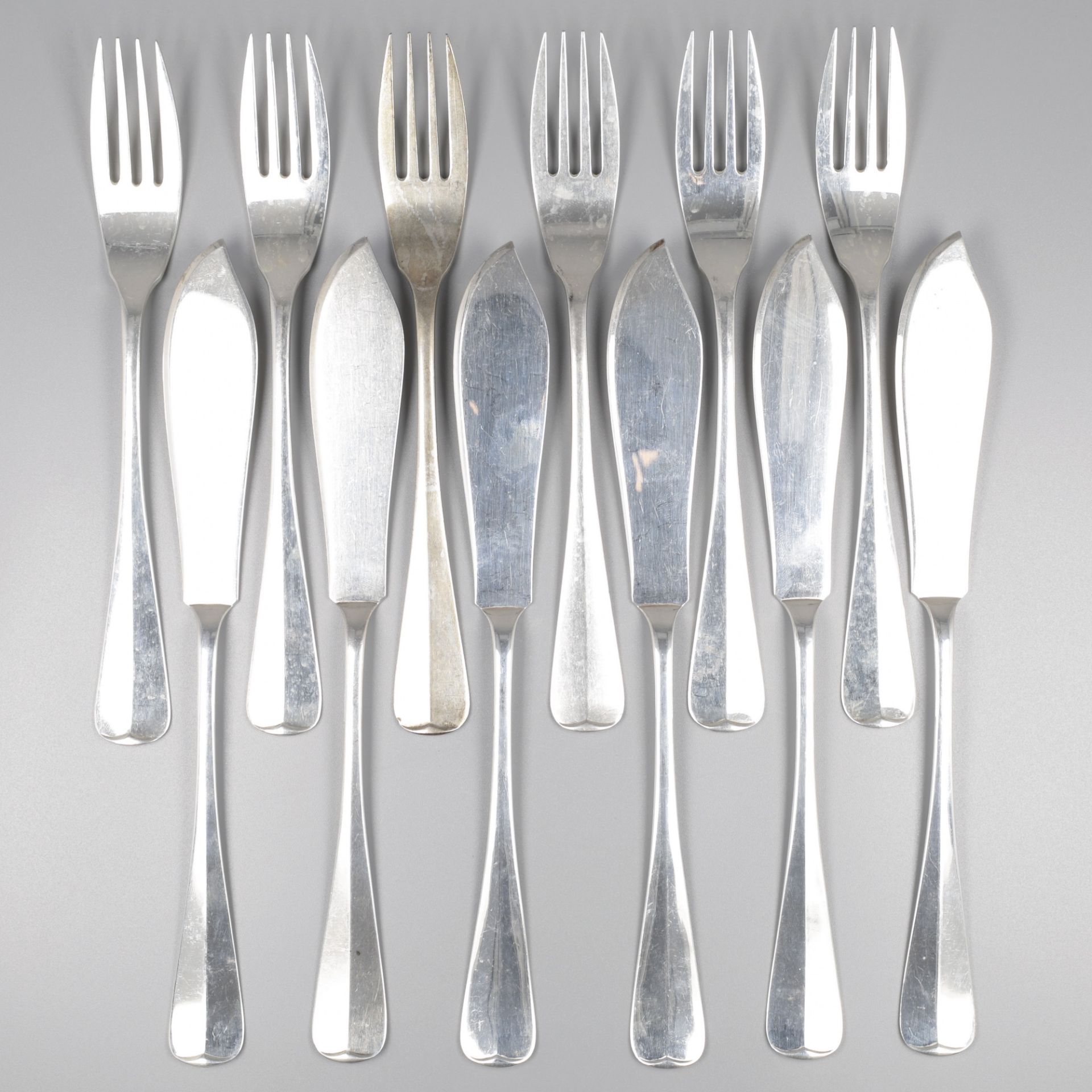 12-piece fish cutlery "Haags Lofje" silver.