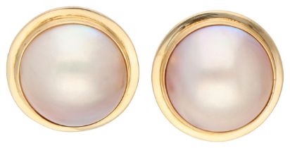 14K Yellow gold vintage ear studs with pink mabé pearls with light pink luster.