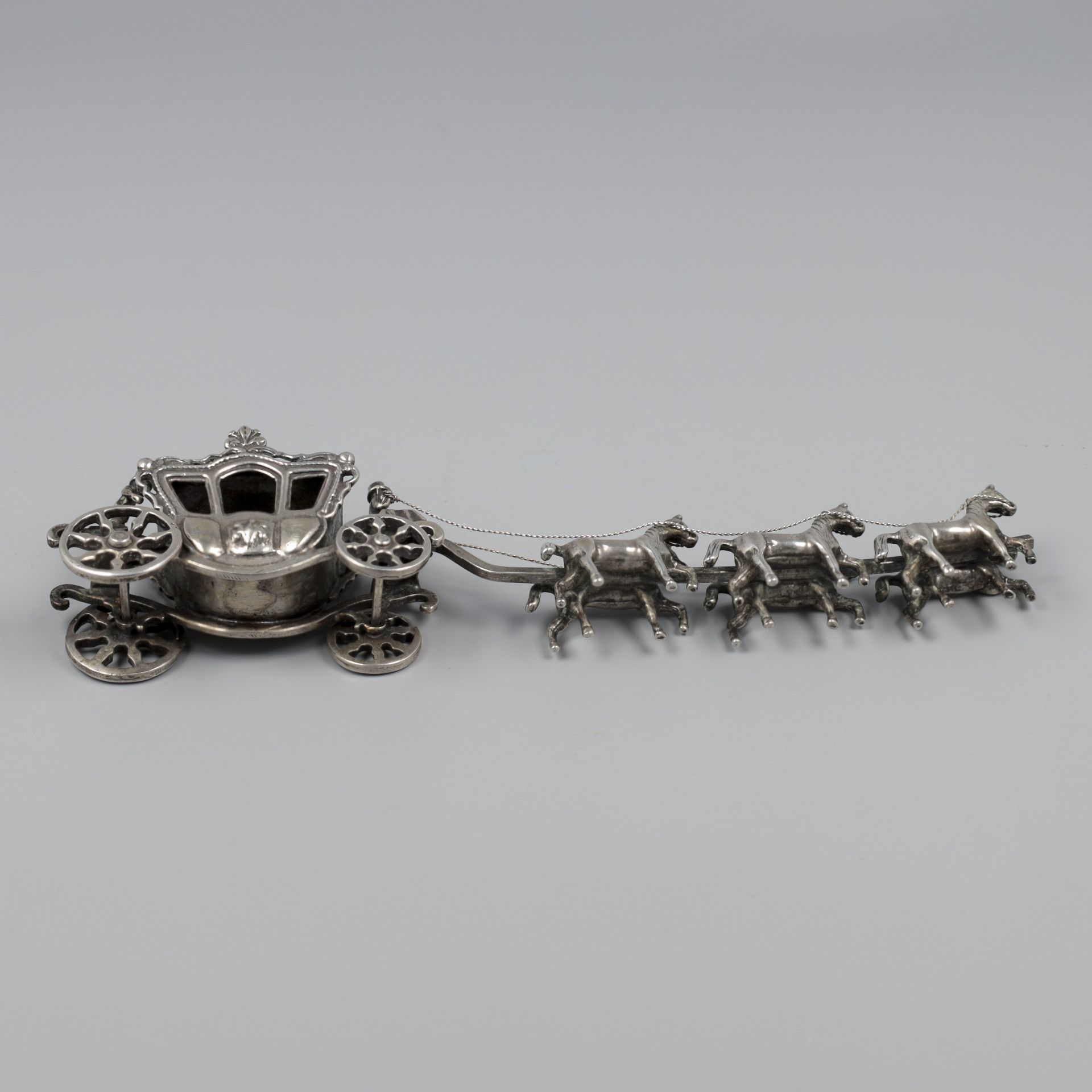 Miniature royal carriage silver. - Bild 3 aus 3