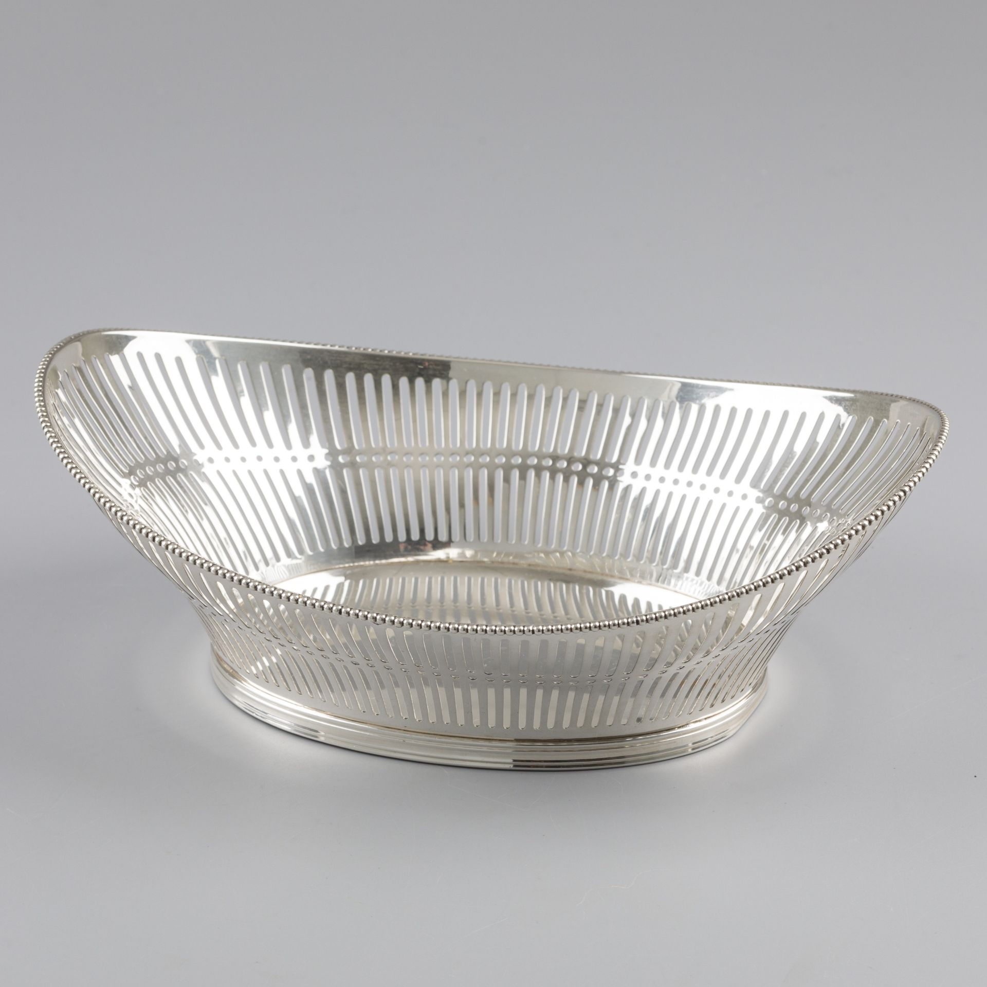 Bread basket silver.