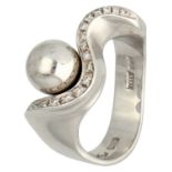 Nanis 18K white gold Italian design ring set with diamond.