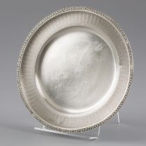 Dinner plate silver.