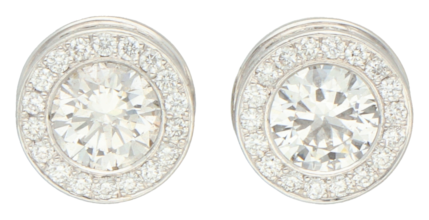 No Reserve - 18K White gold stud earrings set with approx. 1.70 ct. diamond.