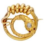 No Reserve - 14K Yellow gold snake brooch set with a rose cut diamond.
