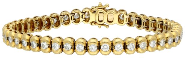 No Reserve - 18K yellow gold tennis bracelet set with approx. 3.44 ct. diamonds.