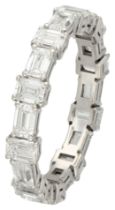 No Reserve - 18K White gold alliance ring set with approx. 4.30 ct. emerald cut diamond.