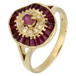 No Reserve - 18K Yellow gold entourage ring set with natural ruby ​​and diamond.