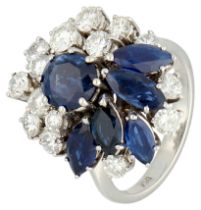 No Reserve - 18K white gold cluster ring set with approx. 2.15 ct. diamond and sapphire.