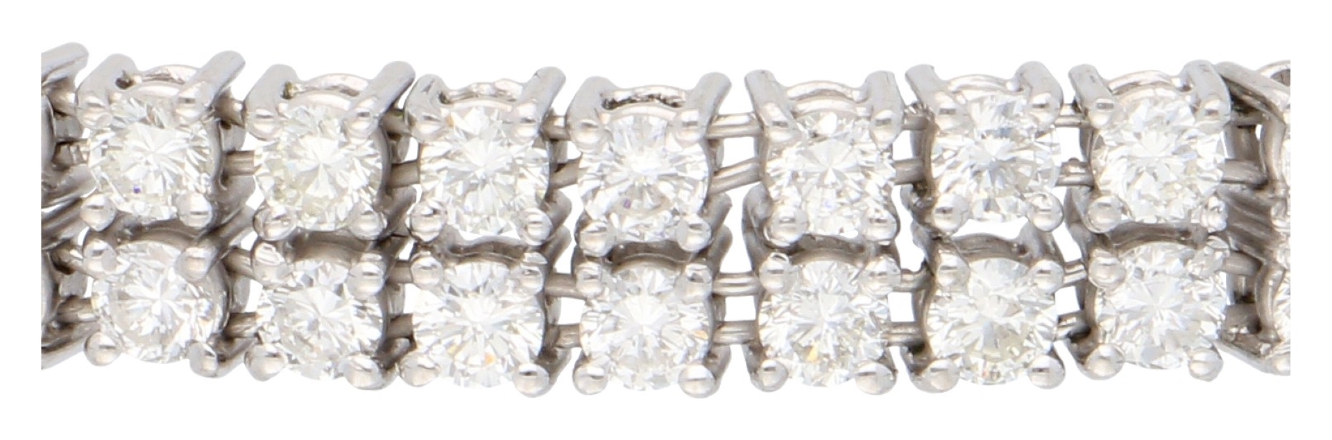 No Reserve - 18K White gold two-row bracelet set with approx. 1.80 ct. diamond. - Image 2 of 3