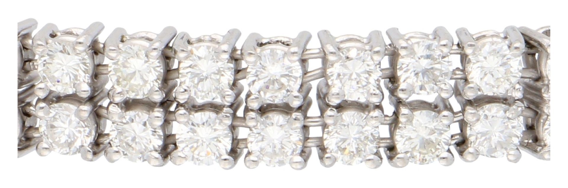 No Reserve - 18K White gold two-row bracelet set with approx. 1.80 ct. diamond. - Bild 2 aus 3