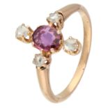 No Reserve - 18K Rose gold antique ring set with approx. 0.34 ct. natural ruby ​​and rose diamond.