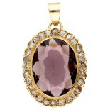 No Reserve - 14K Yellow gold vintage entourage pendant set with a purple color stone and rose cut di