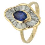 No Reserve - 18K Yellow gold wavy entourage ring set with approx. 0.77 ct. sapphire and  diamond.