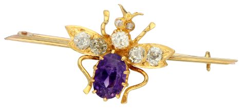 No Reserve - 14K Yellow gold insect brooch set with approx. 0.30 ct. diamond and amethyst.