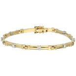 No Reserve - 14K Yellow gold link bracelet set with approx. 0.98 ct. diamond.