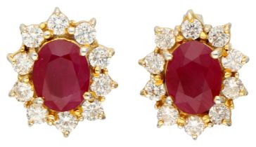 No Reserve - 18K Yellow gold entourage ear studs set with 2.62 ct. natural ruby and diamond.