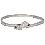 No Reserve - 18K White gold bangle bracelet set with approx. 2.71 ct. diamond.