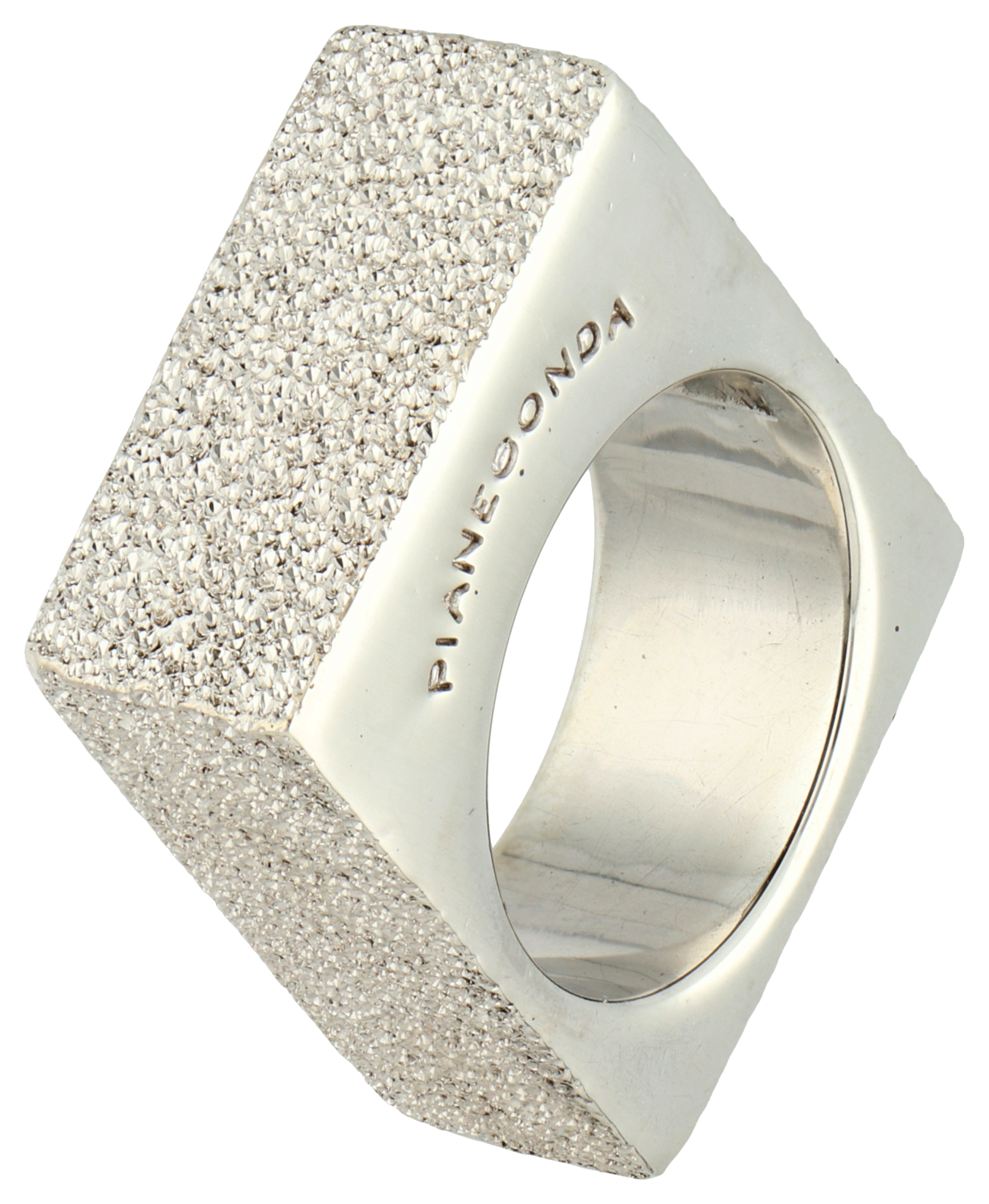 No Reserve - Pianegonda sterling silver brushed square ring.