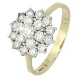 No Reserve - 14K Yellow Gold Diamonde cluster ring set with approx. 0.92 ct. diamond.