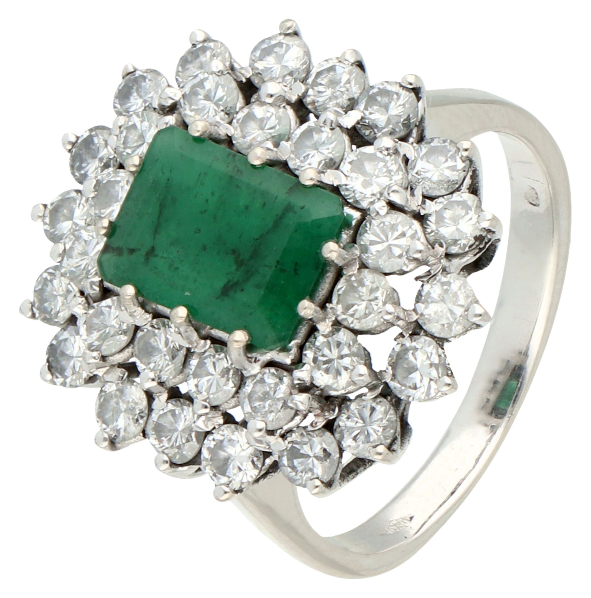 No Reserve - 18K White gold entourage ring set with approx. 0.42 ct. emerald and diamonds