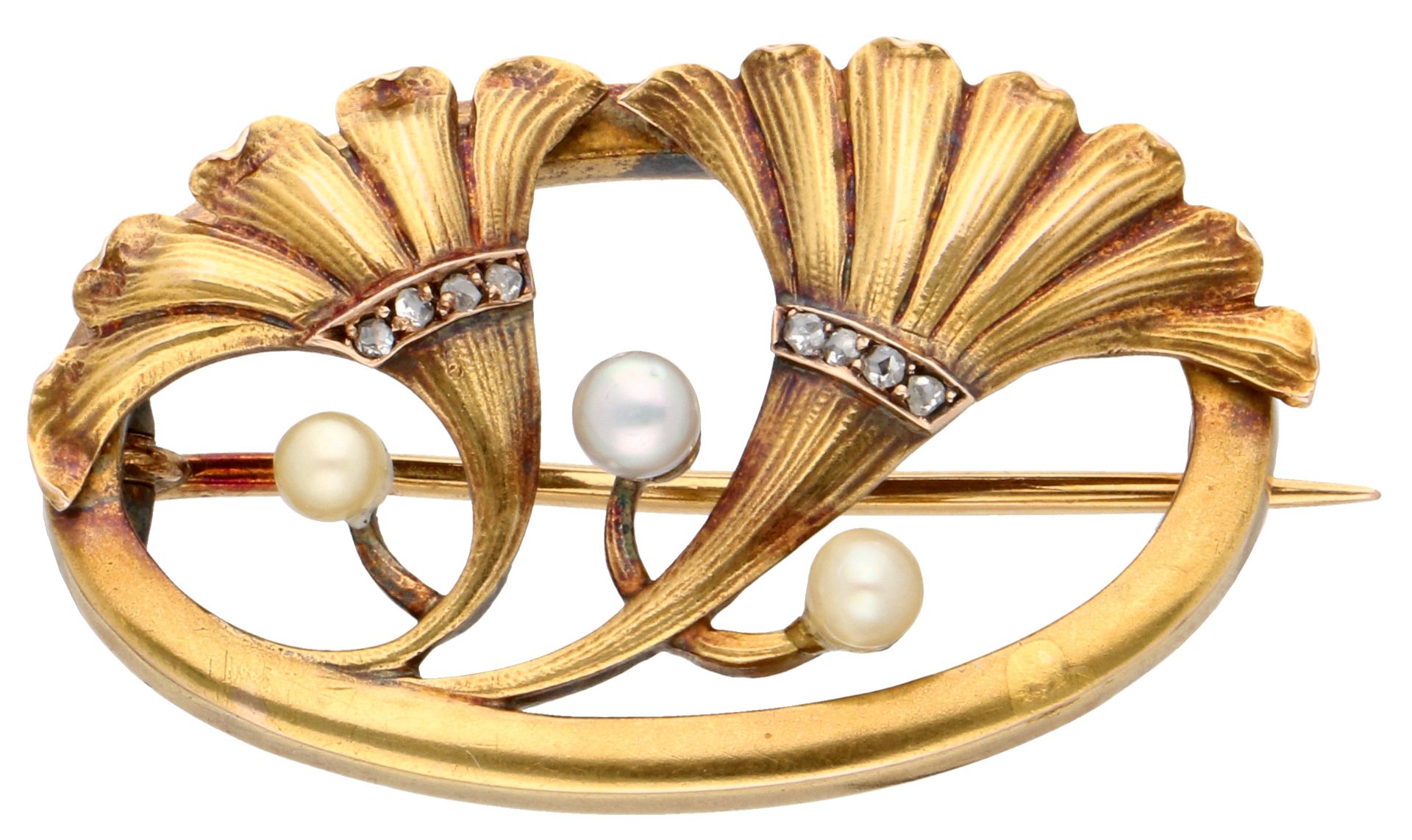 No Reserve - 18K Yellow old Art Nouveau brooch set with cultivé pearls and rose cut diamonds.