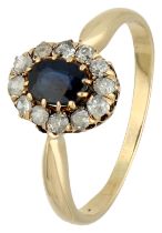 No Reserve - 14K Yellow gold Art Deco entourage ring set with synthetic sapphire and old cut diamond
