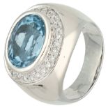 No Reserve - 18K White gold entourage ring set with approx. 5.7 ct. topaz.