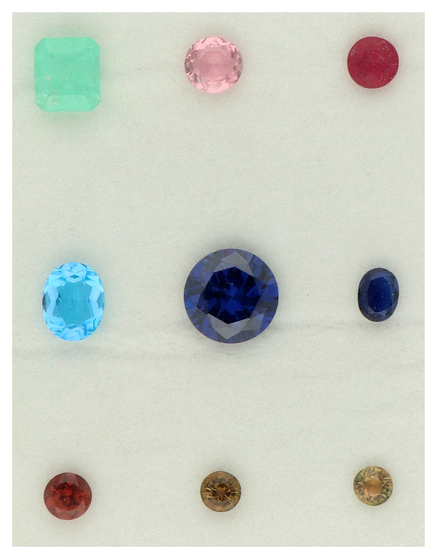 No Reserve - Lot of nine different gemstones - Bild 2 aus 2