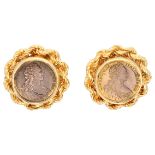 No Reserve - 18K Yellow gold stud earrings with copy medal.