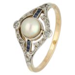 No Reserve - 18K Gold/platinum Art Deco ring set with cultured pearl and diamond.