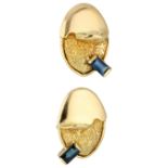 No Reserve - Helga Kordt 18K yellow gold stud earrings set with sapphire.