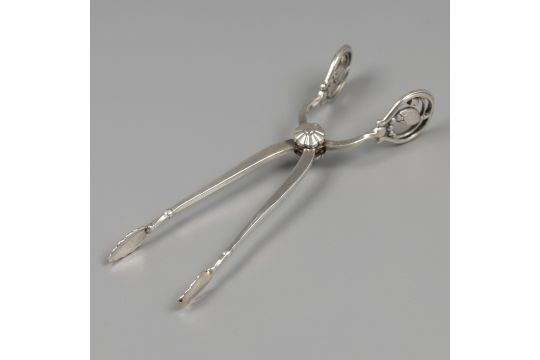 Georg Jensen sugar tongs, model Blossom, silver. Designed by Georg Jensen in 1919. - Bild 1 aus 6