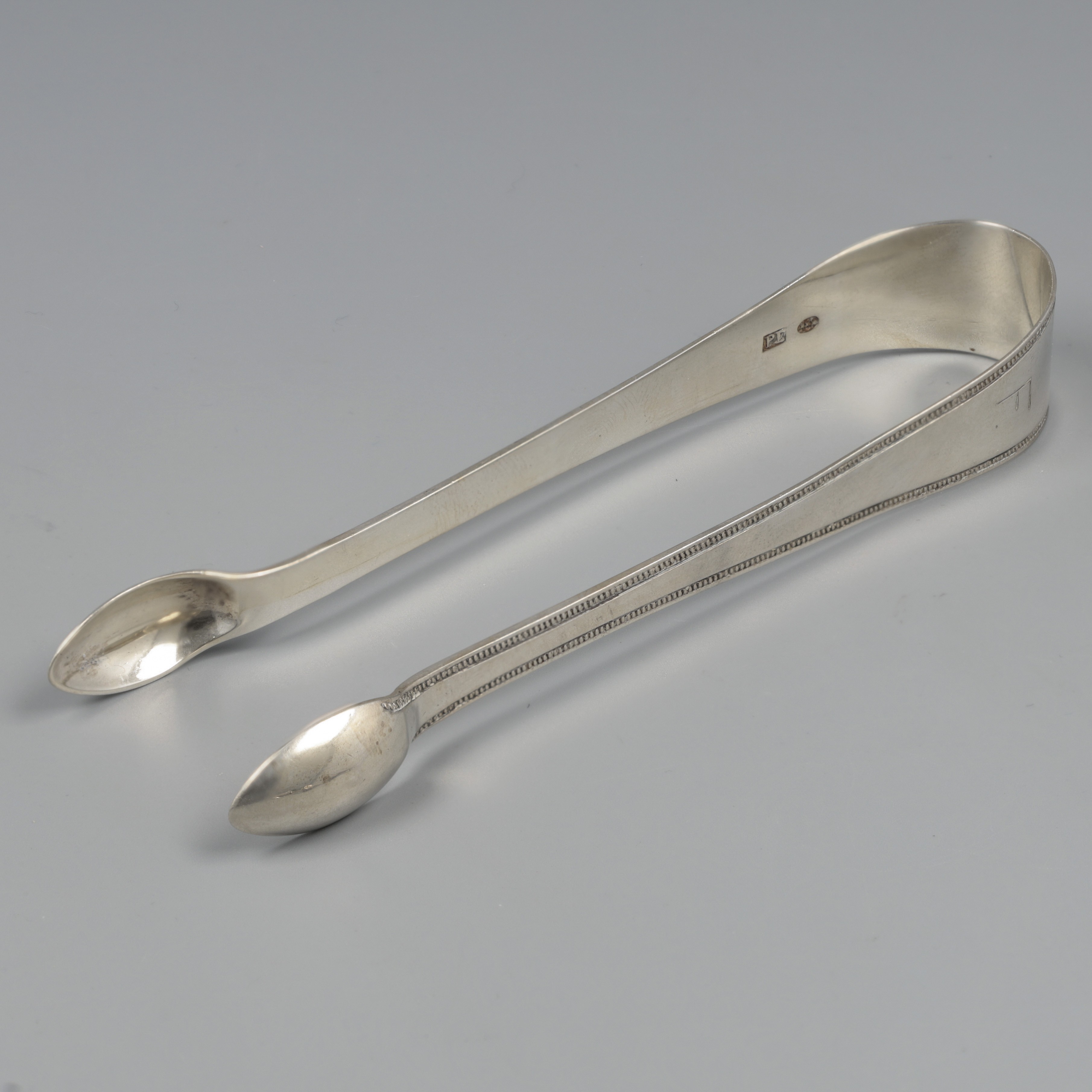 Empire sugar scoops & sugar tongs, Amsterdam 1809-1833, silver. - Image 4 of 9