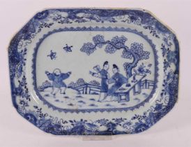 A blue/white porcelain assiette, China, Qianlong, 18th century.