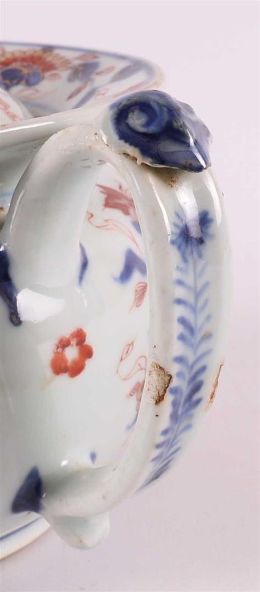 A porcelain Chinese Imari chamber pot, so-called night mirror, with lid, China,  - Image 11 of 12