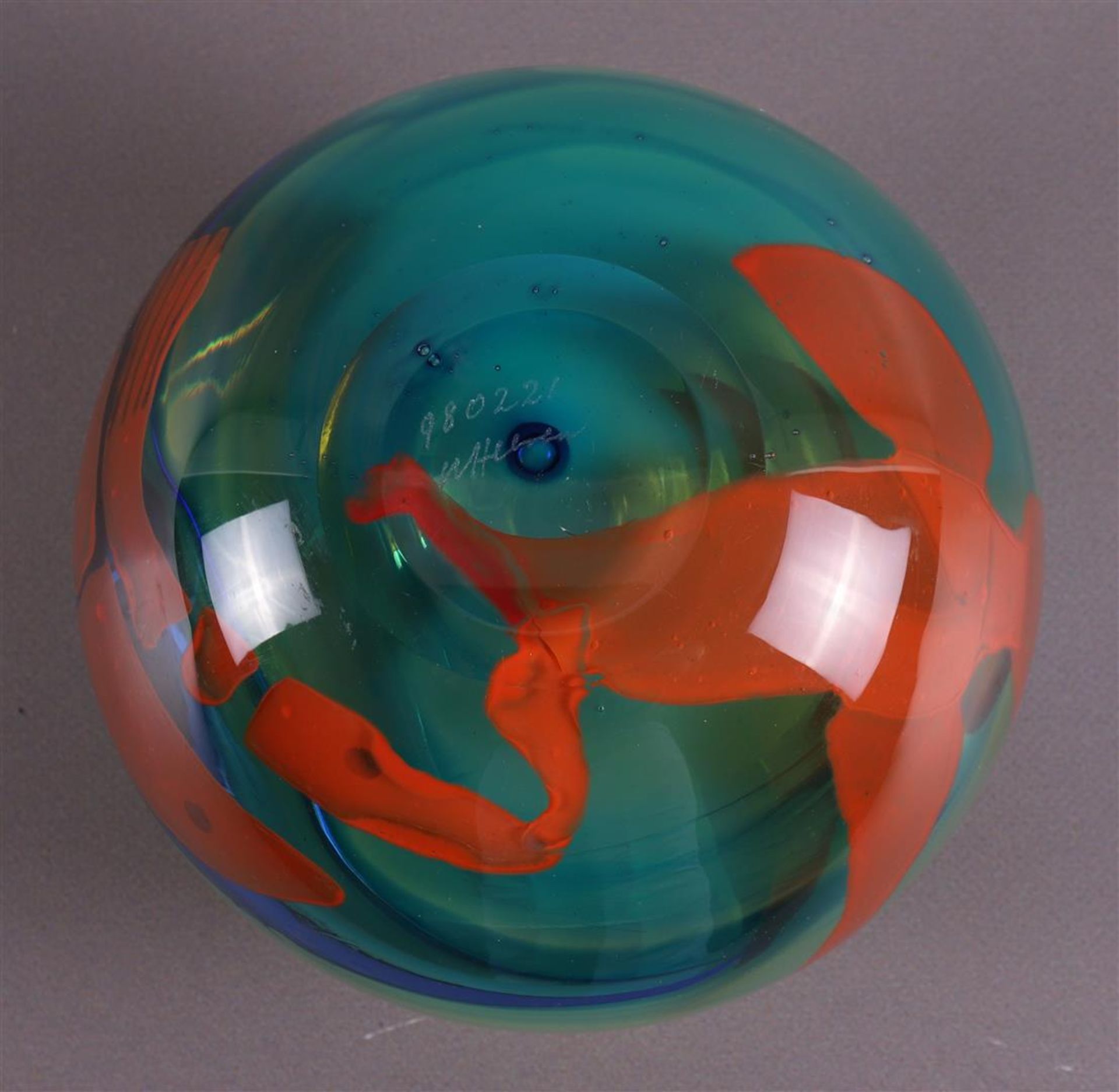 A spherical glass vase 'Diepzee', unique, Willem Heesen. - Bild 7 aus 7