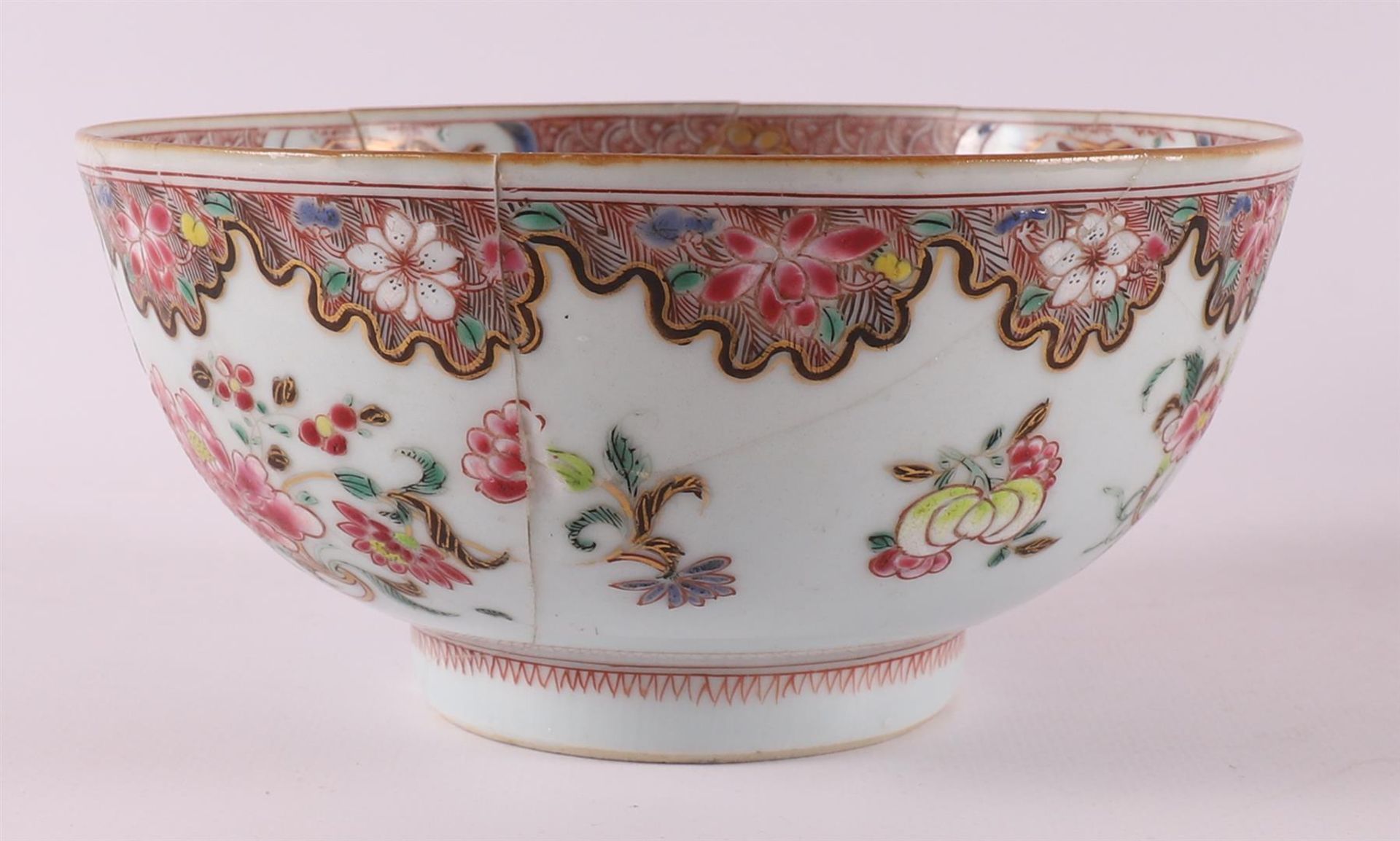 Three famille rose porcelain bowls on stand ring, China, Qianlong, 18th century. - Image 3 of 13